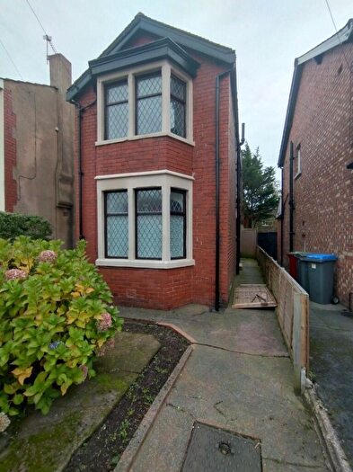 2 Bedroom Detached House To Rent In Daggers Hall Lane, Blackpool, Lancashire, FY4