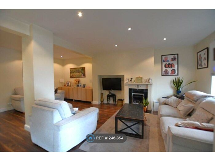 3 Bedroom Terraced House To Rent In Deansbrook Road, Edgware, HA8