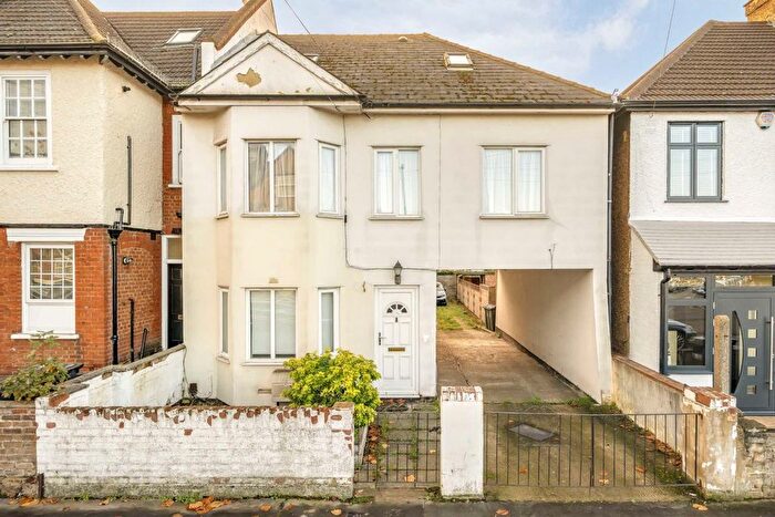 2 Bedroom Flat For Sale In Stanford Road, London, SW16