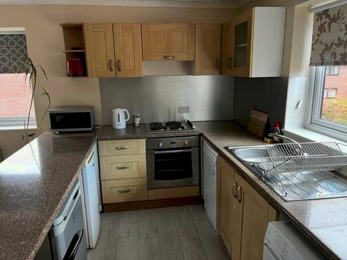 1 Bedroom Flat To Rent In Granville Square, London, SE15