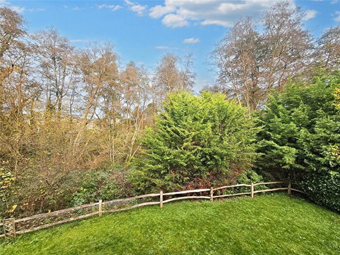 2 Bedroom Apartment For Sale In Spring Meadows, Midhurst, West Sussex, GU29