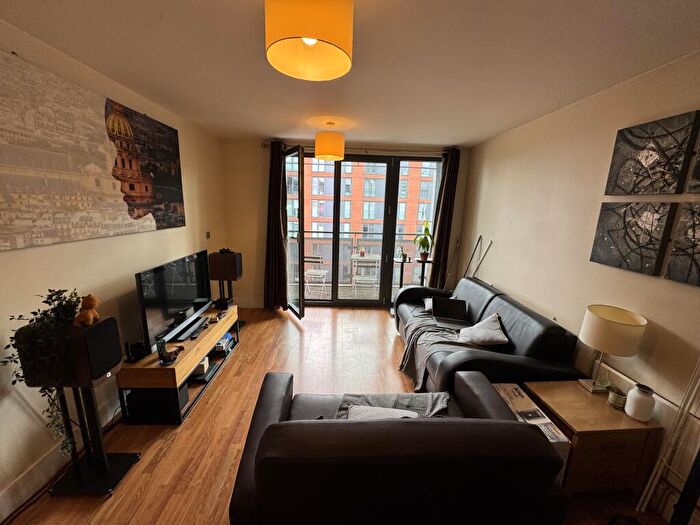 2 Bedroom Apartment To Rent In The Arcadian, B5