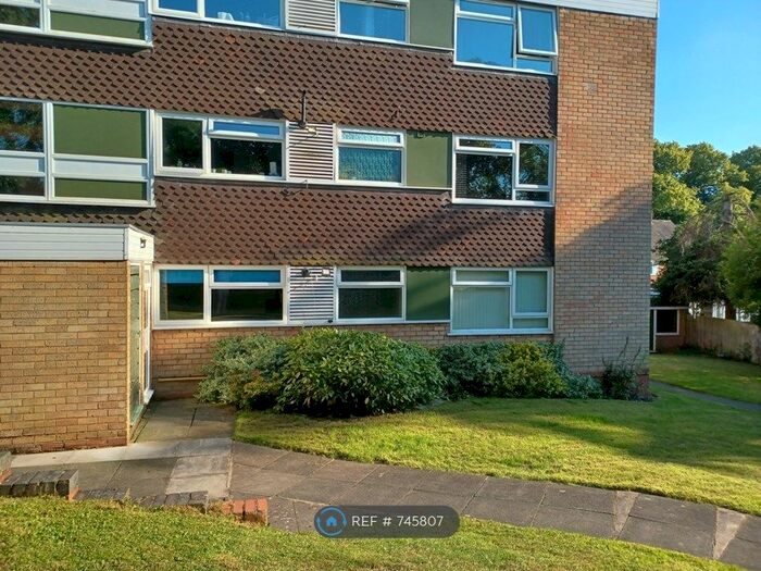 3 Bedroom Flat To Rent In Eaton Court, Sutton Coldfield, B74