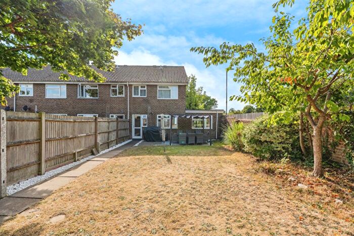 2 Bedroom Maisonette For Sale In Mortimer Way, North Baddesley, Southampton, SO52