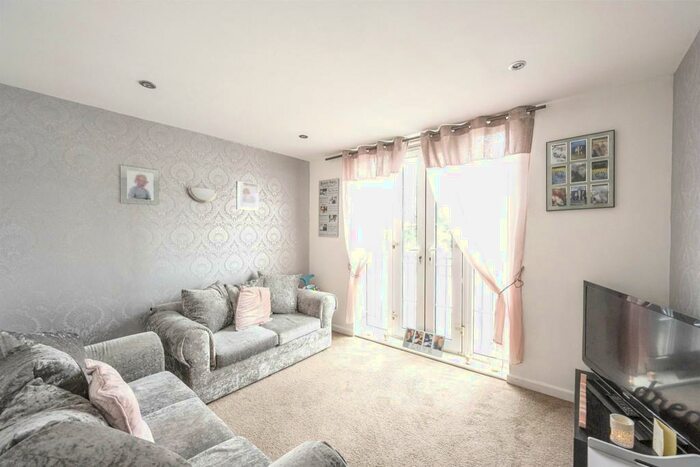 2 Bedroom Flat To Rent In Bawtry Road, Doncaster, DN4