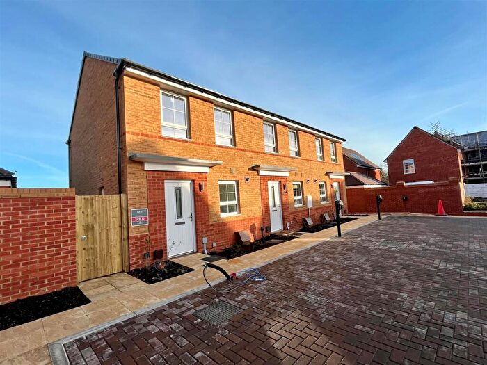 2 Bedroom End Of Terrace House To Rent In Quarter Jack Park, Leigh Road, Wimborne, BH21