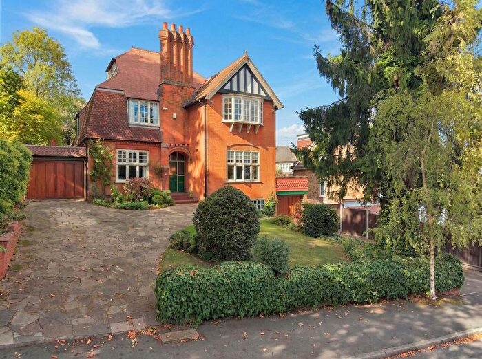 4 Bedroom Detached House For Sale In Westbury Road, Buckhurst Hill, IG9