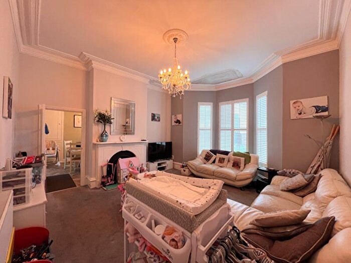 5 Bedroom Detached House To Rent In Golf Open - Walmer Road, Southport - Sleeps, PR8