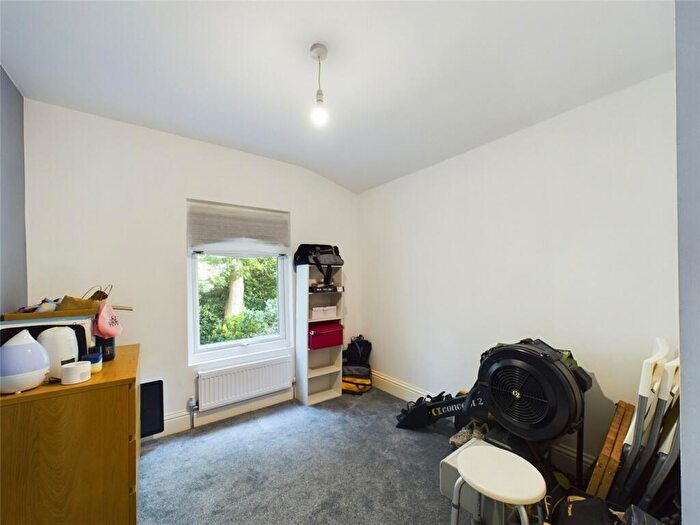 3 Bedroom Terraced House For Sale In Colls Road, London, SE15