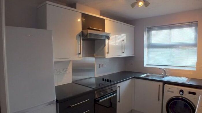 2 Bedroom Flat To Rent In Drapers Fields, Canal Basin, Coventry, CV1