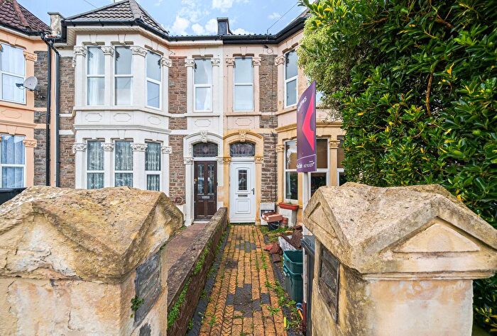 2 Bedroom Flat To Rent In Overndale Road, Bristol, BS16