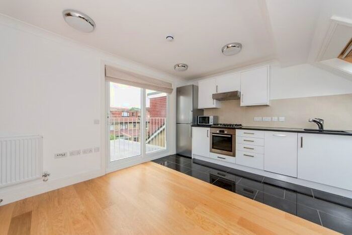 2 Bedroom Flat To Rent In Very Near Lavington Road Area, Ealing West, W13