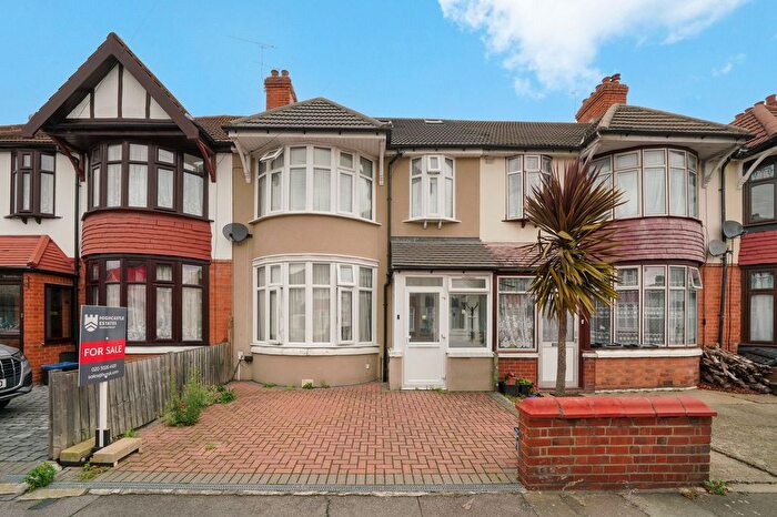 5 Bedroom Terraced House For Sale In Ashburton Avenue, Ilford, IG3