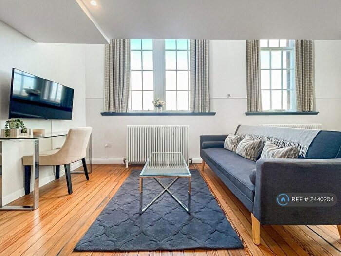 1 Bedroom Flat To Rent In Mcdonald Road, Edinburgh, EH7