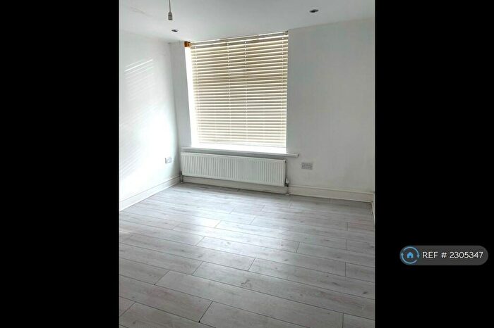 4 Bedroom Terraced House To Rent In Westbourne Avenue, Bolton, BL3