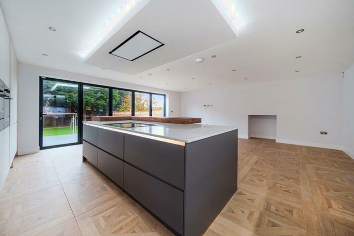 4 Bedroom Detached House To Rent In Waltham Road Maidenhead, SL6