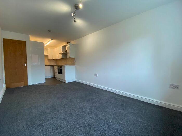 1 Bedroom Flat To Rent In Greenacres Road, Worcester, WR2