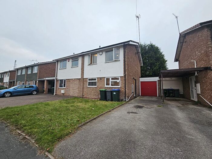 3 Bedroom Semi-Detached House To Rent In Walcot Drive, Birmingham, B43