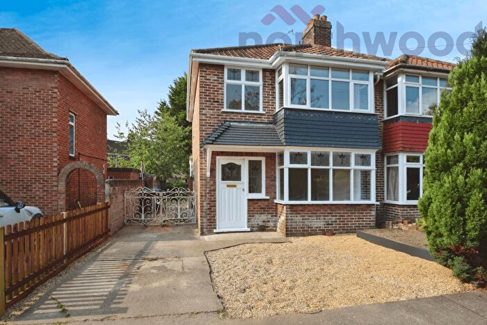 3 Bedroom Semi-Detached House To Rent In Glenmore Gardens, Norwich, NR3