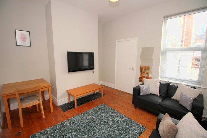 3 Bedroom Flat To Rent In Grosvenor Gardens, Jesmond Vale, Newcastle Upon Tyne NE2
