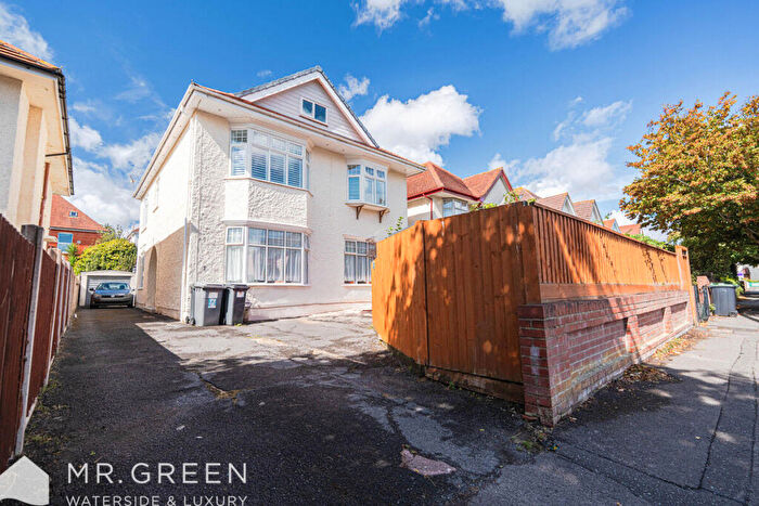 3 Bedroom Apartment For Sale In Southwood Avenue, Southbourne, Bournemouth, BH6