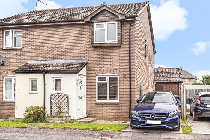 2 Bedroom Semi-Detached House To Rent In Bracken Close, Carterton, OX18