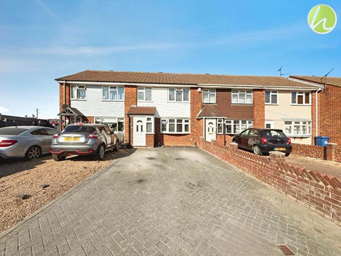 3 Bedroom Terraced House For Sale In Locke Close, Stanford-Le-Hope, SS17