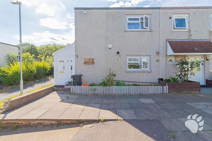 3 Bedroom End Of Terrace House For Sale In Swanstead, Basildon, SS16
