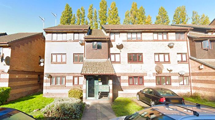 Studio To Rent In Harp Island Close, London, NW10