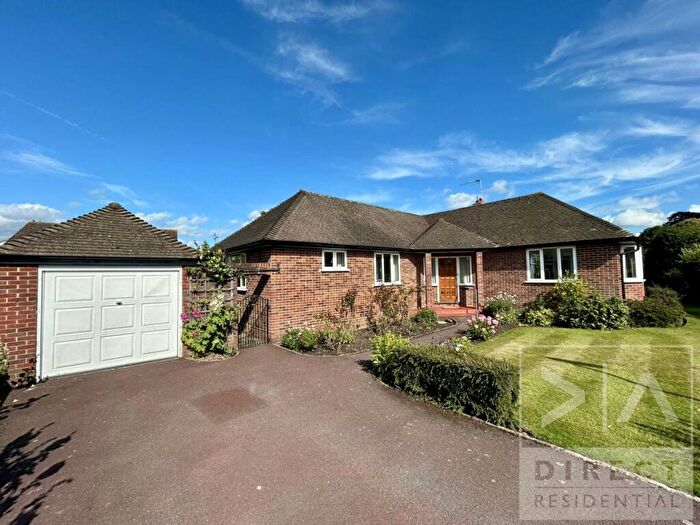 3 Bedroom Bungalow To Rent In Quennell Close, Ashtead, KT21