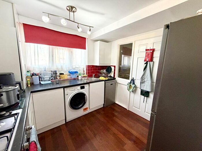 2 Bedroom Maisonette To Rent In Tredegar Road, London, N11