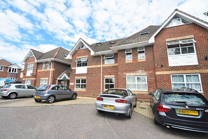1 Bedroom Flat To Rent In Edwina Close, Southampton, Hampshire, SO19