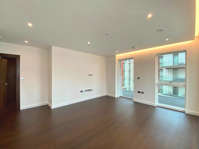 2 Bedroom Flat To Rent In Lexington Gardens, Denver Building, SW11