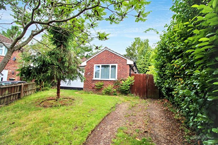 2 Bedroom Detached Bungalow For Sale In Skilton Road, Tilehurst, Reading, RG31
