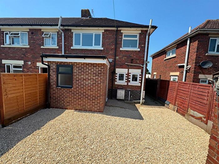 4 Bedroom Semi Detached House To Rent In Hartland Road, Gloucester, GL1