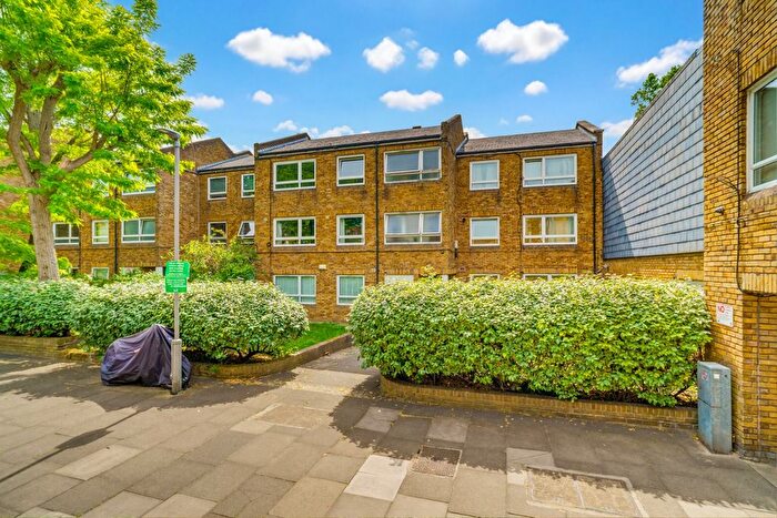 1 Bedroom Flat For Sale In Bartholomew Close, London, SW18