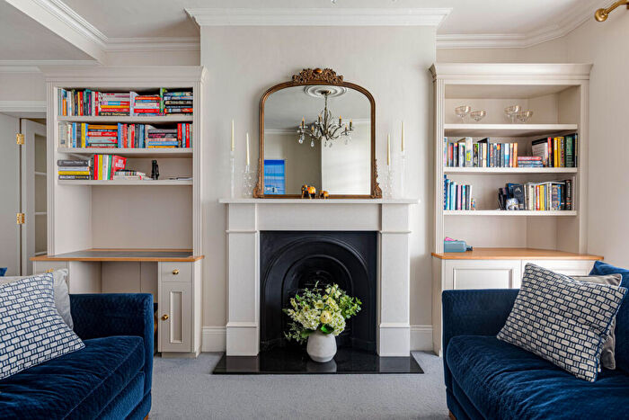 2 Bedroom Flat For Sale In Drayton Gardens, London, SW10