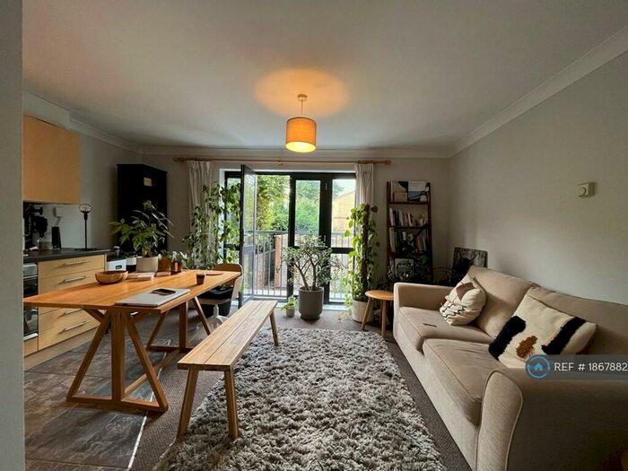 1 Bedroom Flat To Rent In St. Mark's Rise, London, E8