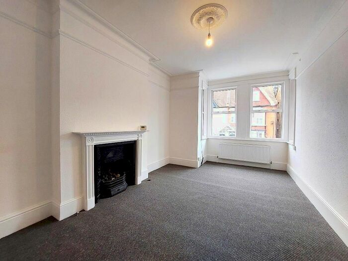 1 Bedroom Flat To Rent In Queens Road, Broadstairs, CT10