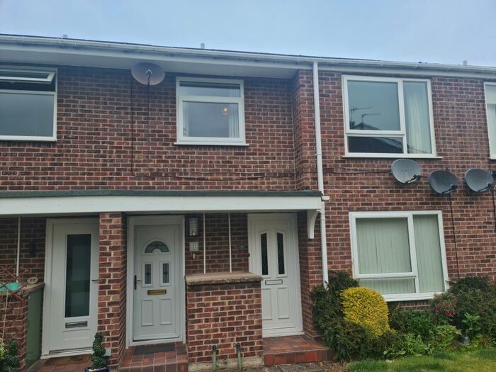 2 Bedroom Apartment To Rent In Wharfedale Drive, Wirral, CH62