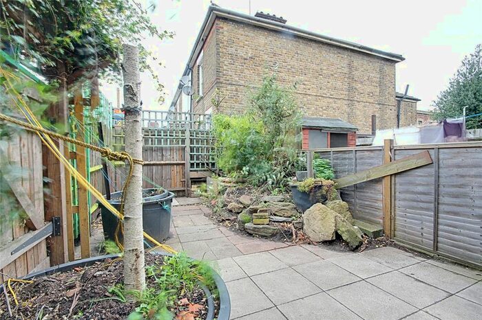 2 Bedroom End Of Terrace House To Rent In Queens Road, Waltham Cross EN8