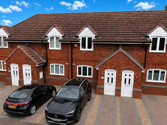1 Bedroom Terraced House For Sale In Eldon Road, Luton, Bedfordshire, LU4