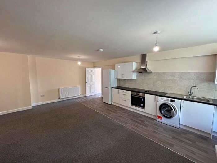 2 Bedroom Maisonette To Rent In Woodway Lane, Coventry, CV2