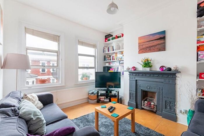 2 Bedroom Flat To Rent In Tregothnan Road, SW9