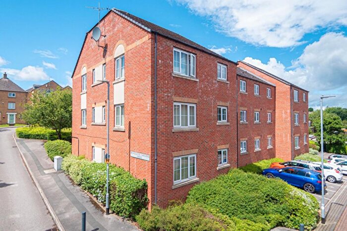 2 Bedroom Flat For Sale In Broadlands Gardens, Pudsey, LS28