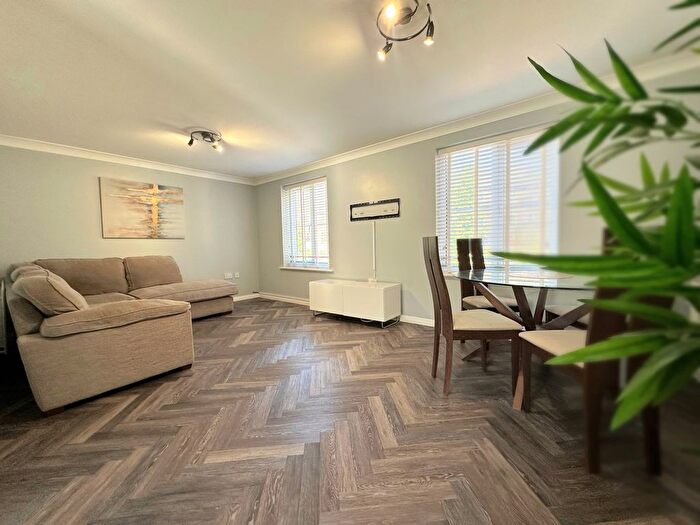 2 Bedroom Town House To Rent In Temple Road, Bolton, BL1