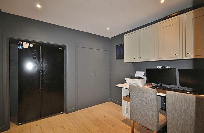 4 Bedroom Detached House For Sale In Townsend Road, Witney, OX29