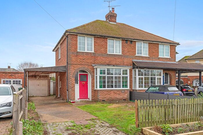 3 Bedroom Semi Detached House For Sale In Stanhope Close, Wendover, HP22