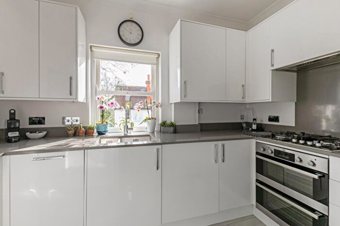 1 Bedroom Flat For Sale In Quadrangle Mews, Stanmore, HA7