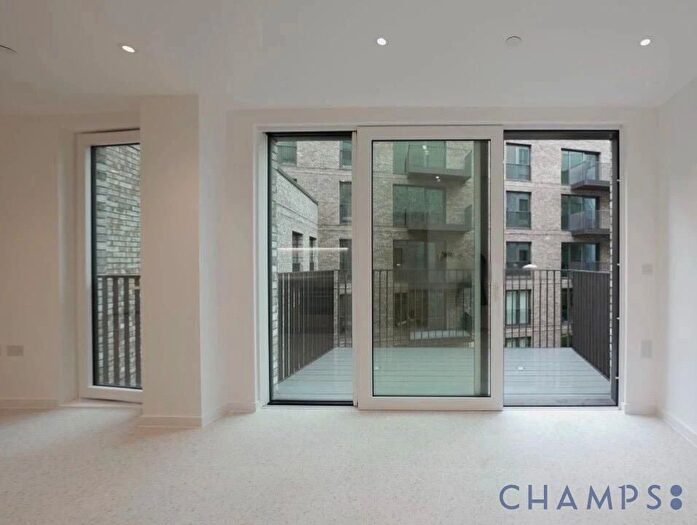 Studio To Rent In Cendal Crescent, London, E1